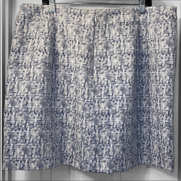 New! LOFT Plus Size Petaled Jacquard Pocket Shift Skirt - Picture 3 of 5